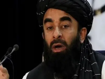 ذبیح‌الله مجاهد: طی حمله آمریکا به کابل ۱۰ تن کشته شدند