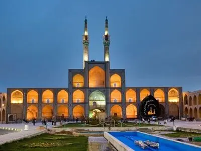 شناسایی ۴۰۰ مجموعه استیجاری غیرمجاز در ایام کرونایی یزد/ بازگشت معتادان به بافت‌های تاریخی/ بهار یزد با ۲۰ گردشگر خارجی و ۳۰۰ گردشگر داخلی!/ اقتصاد شیراز، اصفهان و یزد با گردشگری گره خورده است