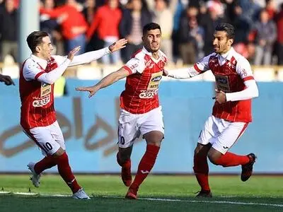 پرسپولیس در آزادی سرخ می‌پوشد، نسف قارشی آبی (عکس)
