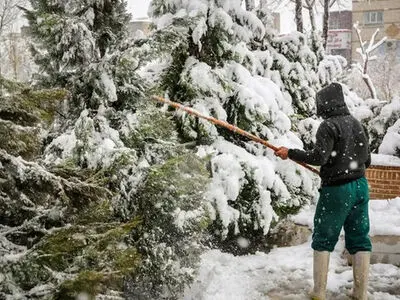 انتقادِ کارگران شهرداری رودبار از عدم پرداختِ مطالبات‌شان