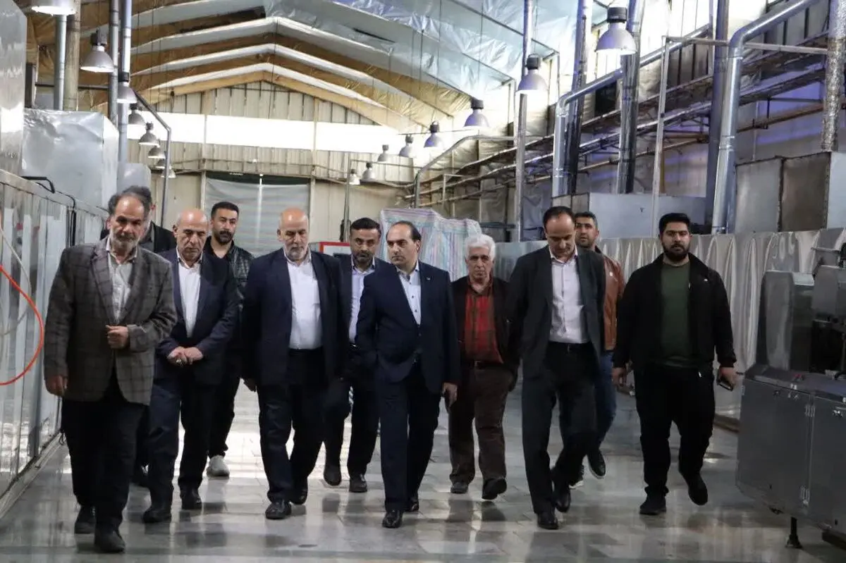 بازسازی و بازگشت به چرخه تولید واحد تولیدی آسیب دیده از جنگ در ارومیه