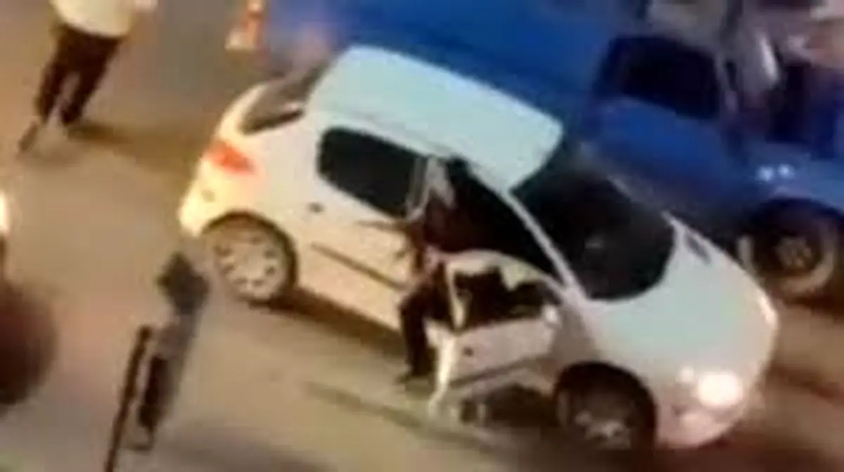 لحظه دستگیری فرد کلاش بدست در نزاع چالوس /فیلم