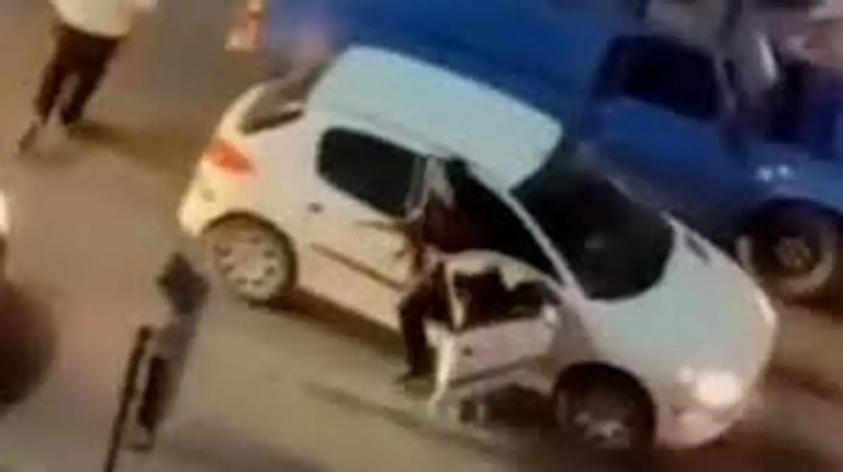 لحظه دستگیری فرد کلاش بدست در نزاع چالوس /فیلم
