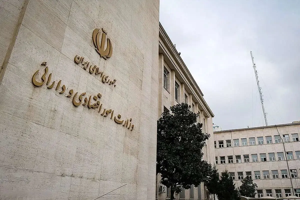 تاریخ برگزاری جلسه رأی اعتماد مدنیزاده مشخص نیست/ برای ادامه فعالیت اکرمی باید اذن رهبری گرفته شود