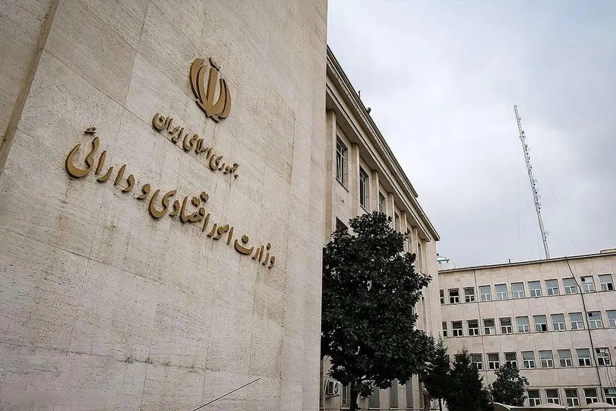 تاریخ برگزاری جلسه رأی اعتماد مدنی‌زاده مشخص نیست/ برای ادامه فعالیت اکرمی باید اذن رهبری گرفته شود