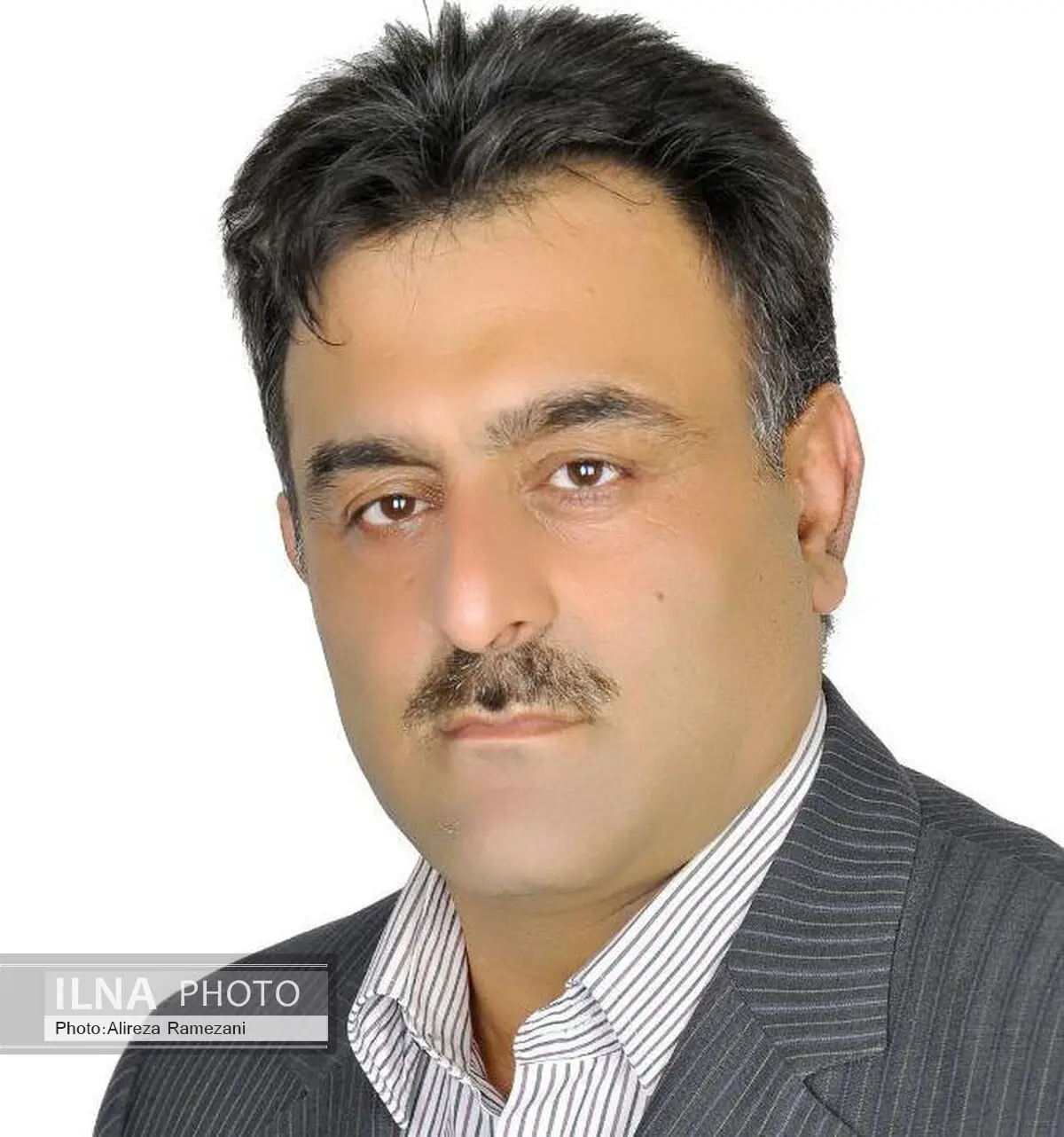 همیاری با دولت منافاتی با نظارت بر قوه مجریه ندارد