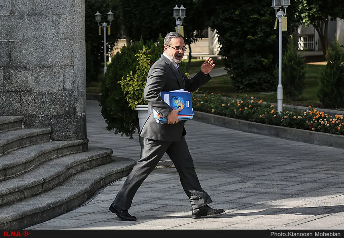 هیچ دانش‌آموزی مهرماه از تحصیل بازنمی‌ماند/ اگر نیاز باشد معلم خصوصی در اختیار دانش‌آموزان شین‌آبادی قرار می‌دهیم