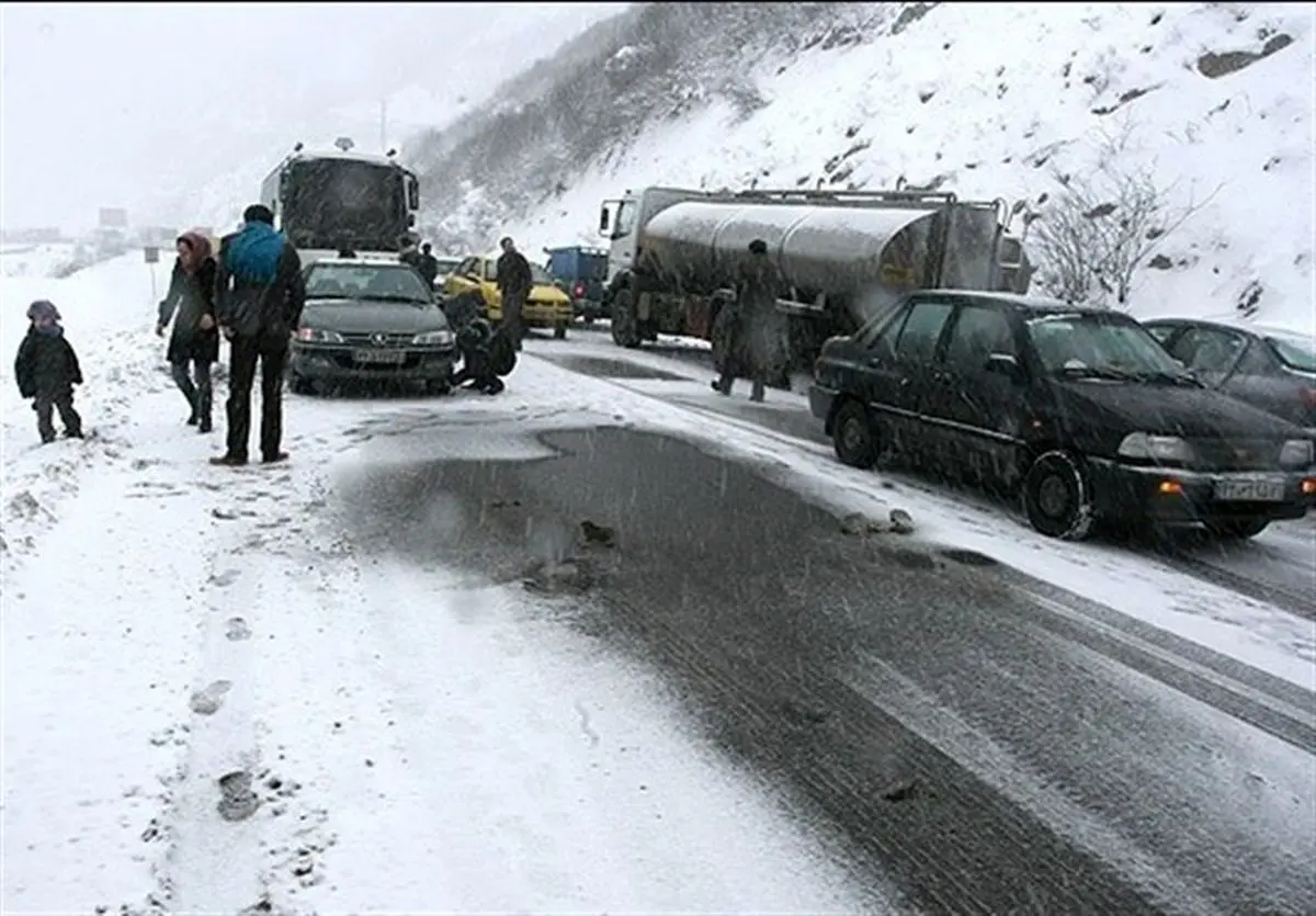  جاده چالوس و آزادراه تهران-شمال مسدود شد
