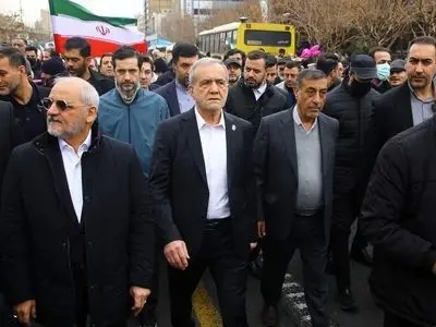 حضور رئیس‌جمهور در راهپیمایی ۲۲ بهمن 