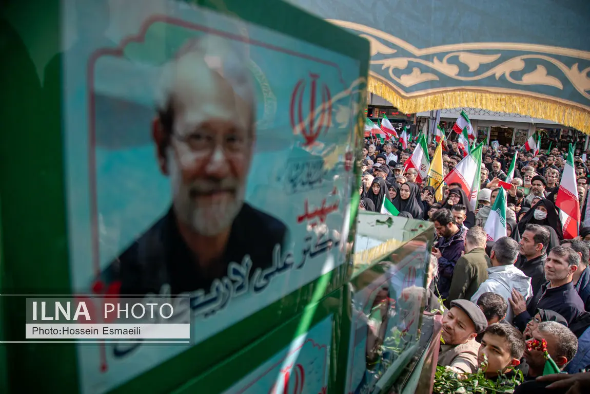 مراسم تشییع پیکر مطهر شهدای ناوشکن دنا / 2