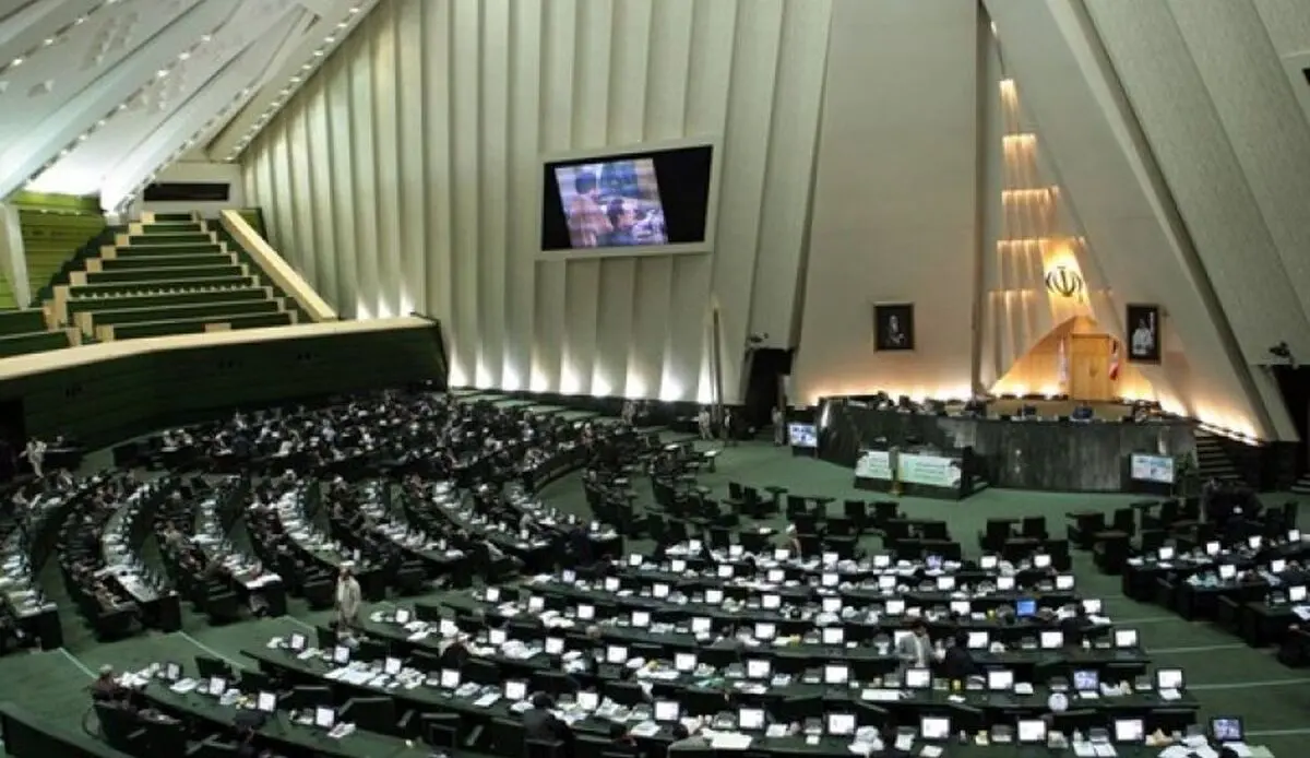 ردا علی إغتیال الشهید سلیمانی... برلمان ایران یصنف الجیش الأمریکی بأنه منظمة ارهابیة