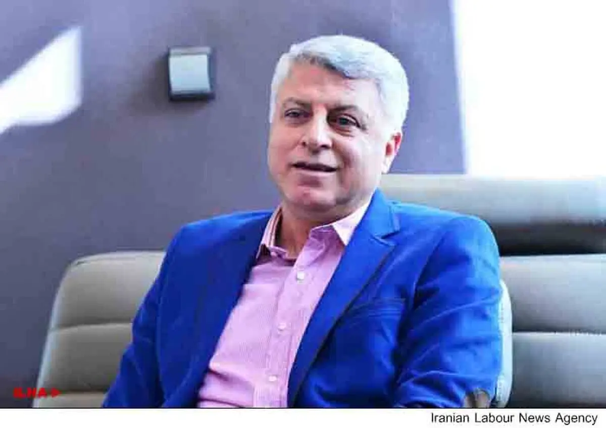 پذیرش استعفای ظریف از سوی روحانی گل به خودی است/ این استعفا می‌تواند به احیای پست نخست وزیری بیانجامد