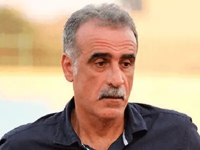 احمدزاده: هیچکدام از این ۴ نامزد ریاست فدراسیون نمی‌توانند مشکلات فوتبال ما را حل کنند/ نگران علی کریمی هستم که در این شرایط بسوزد