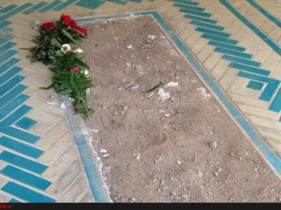 نصب سنگ مزار جدید ایرج افشار در روزهای آینده/نامه فرزندان افشار
