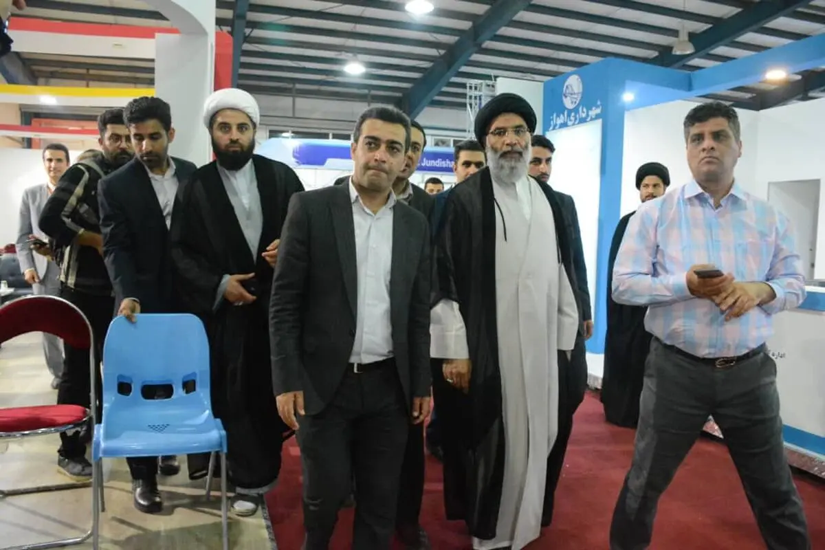 بازدید نماینده ولی فقیه در خوزستان از نمایشگاه بزرگداشت هفته دولت 