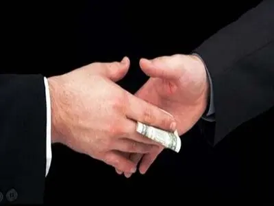 ده سال حبس برای یک مدیر ورزشی به خاطر دریافت رشوه (ویدیو)