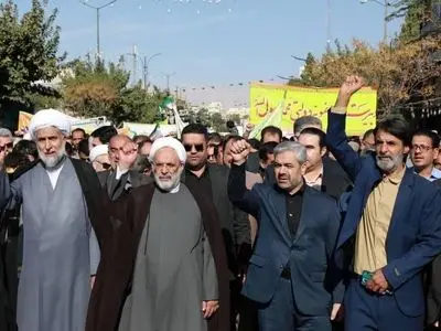 ملت ایران با وحدت و ایمان راسخ در برابر زورگویی‌های استکبار جهانی ایستاده است