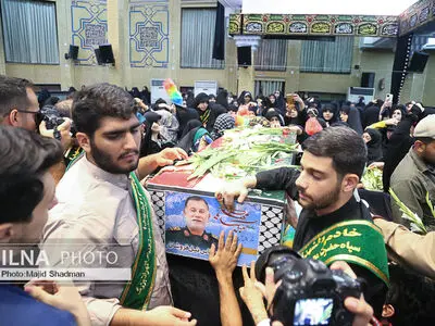 مراسم وداع با پیکر شهید «عباس نیلفروشان»