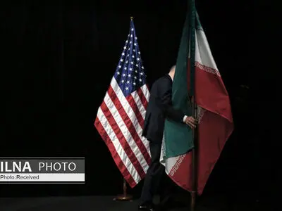 عزیمت هیئت مذاکره کننده ایران به سمت محل مذاکرات در مسقط + فیلم