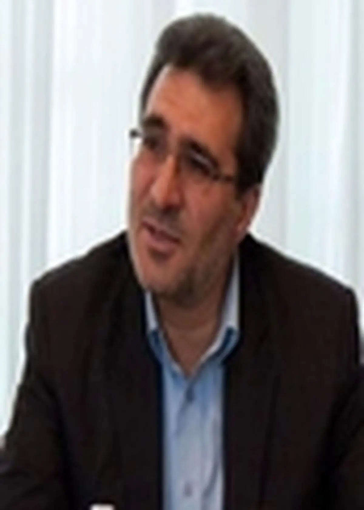 باید دست شهرداری را باز گذاشت
