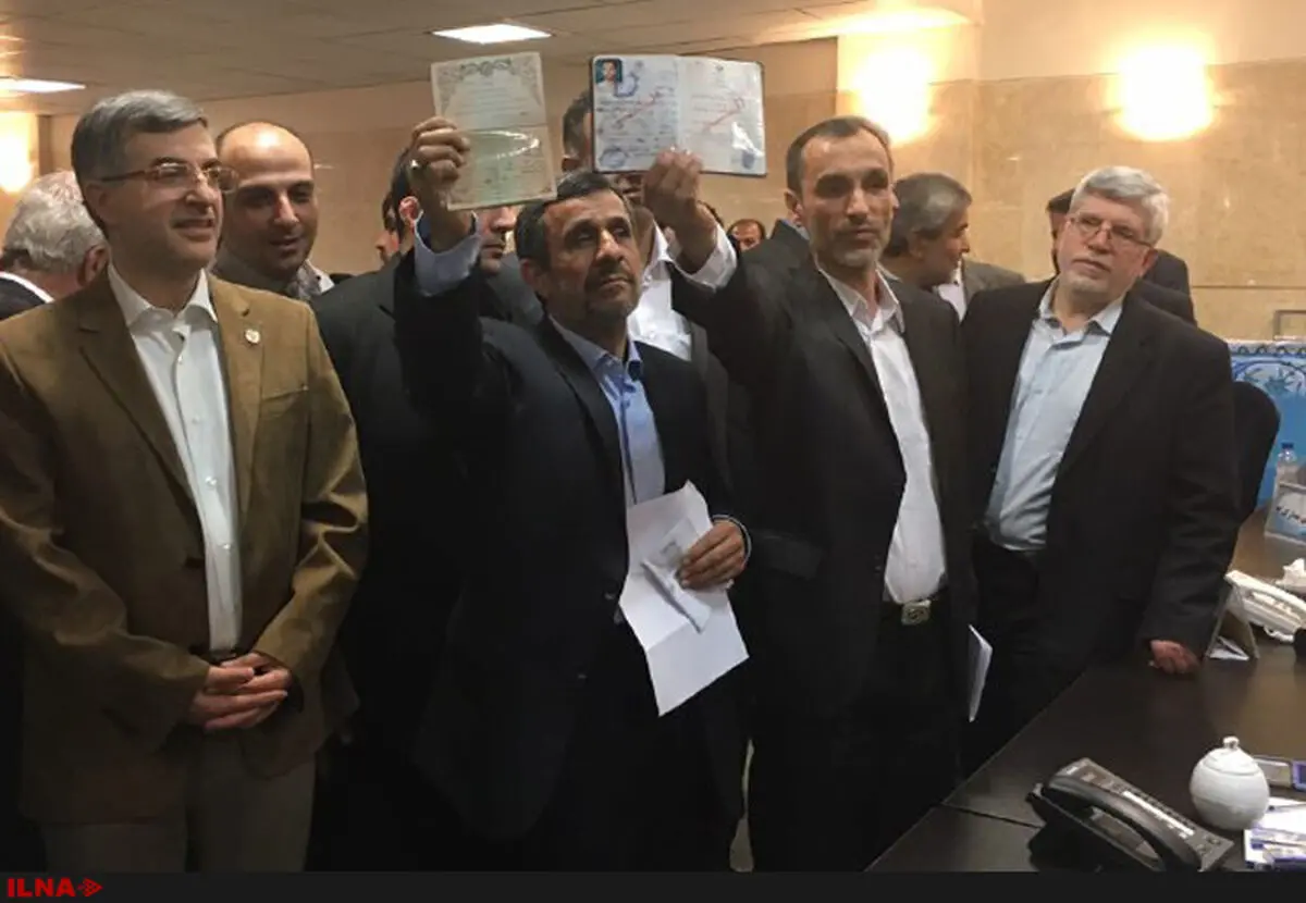 احمدی نجاد یرشح نفسه للانتخابات الرئاسیة 