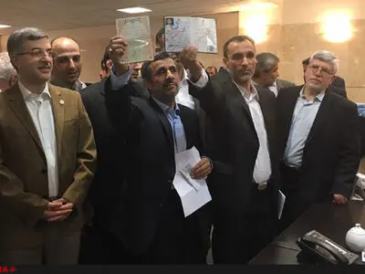 احمدی نجاد یرشح نفسه للانتخابات الرئاسیة 