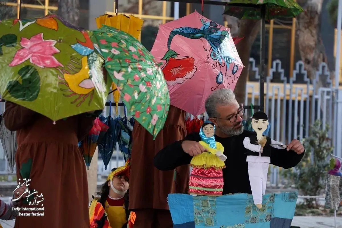 نگاهی به اجراهای دومین روز از  جشنواره تئاتر فجر 