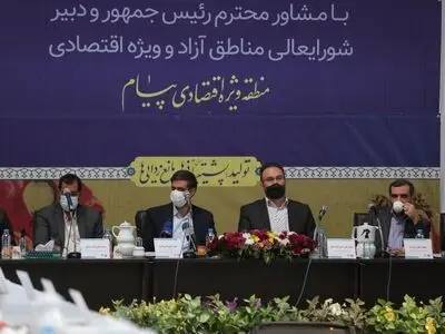 سهم ایران برای صادرات به کشورهای همسایه تنها 24 میلیارد دلار است/ تحریم ها و قوانین زائد داخلی بزرگترین مشکلات فعالان اقتصادی