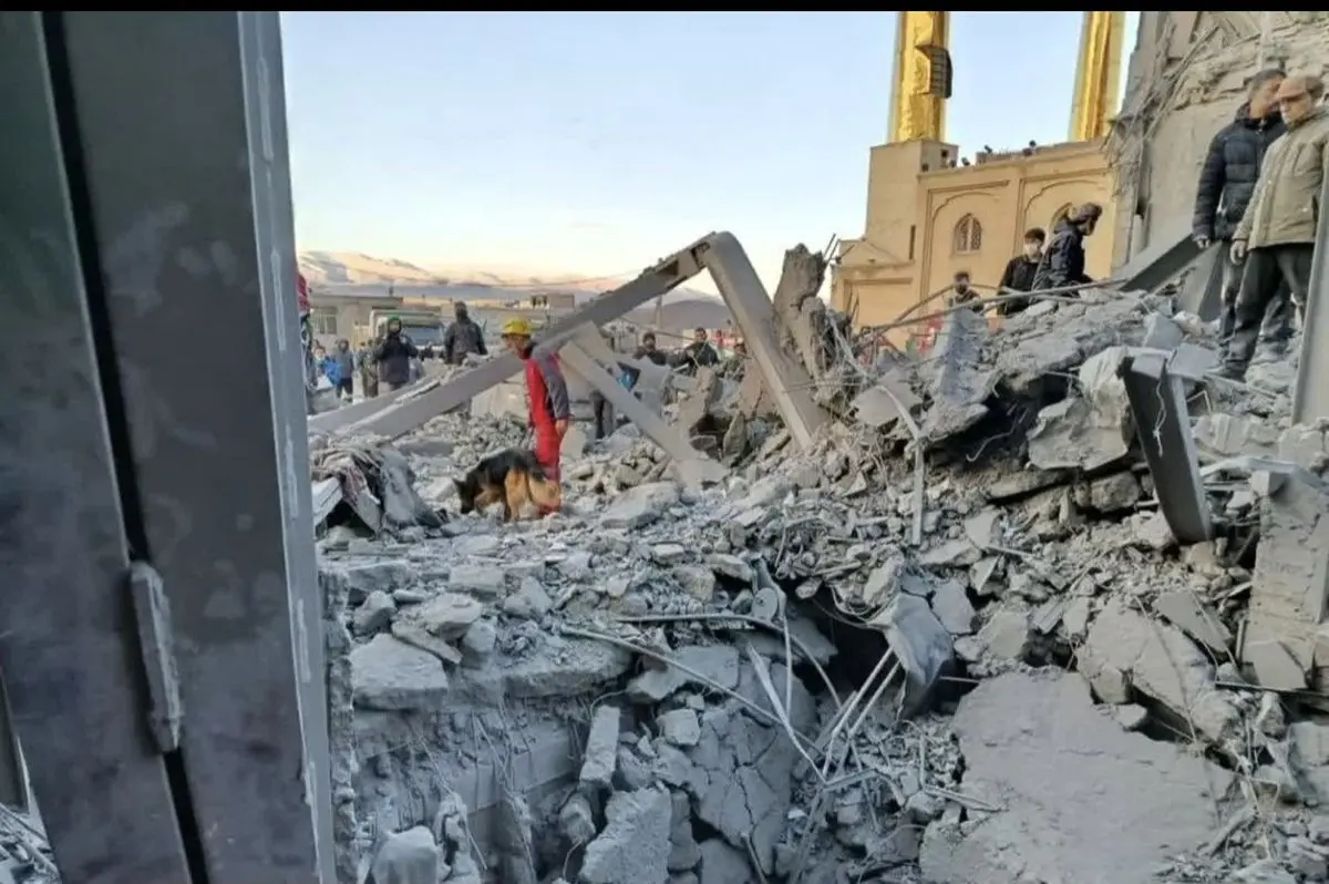 حمله به محدوده حسینیه اعظم زنجان/ شیشه‌های مسجد تاریخی شکسته و بررسی‌های جزیی تر در حال انجام است