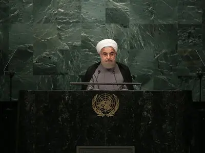 روحانی: علی السعودیة الکف عن سیاسات التفرقة وانتهاک حقوق الجیران