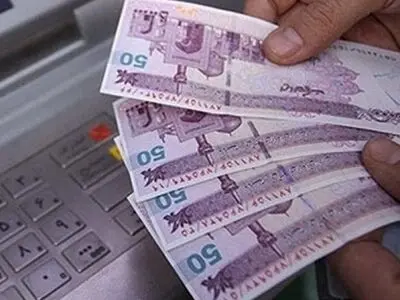 البنک المرکزی: الریال الایرانی تعافى بنسبة 40%