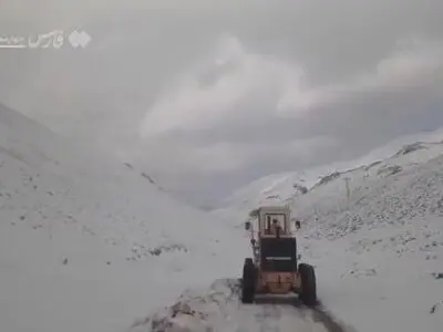برف‌روبی گردنۀ عسل‌کشان کوهرنگ + فیلم