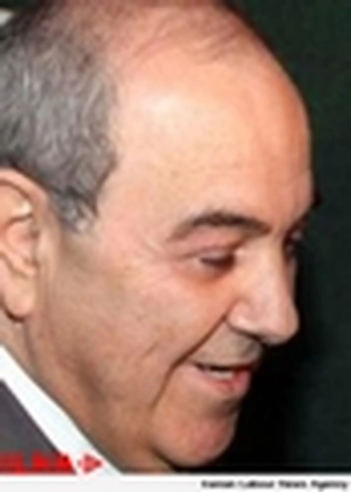 مقتدی صدر از سیاست کناره‌گیری نکند