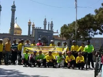 دوچرخه‌سواران کاشانی مسیر 100 کیلومتری این شهر تا قم را رکاب زدند