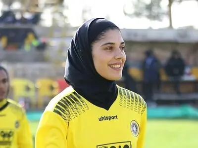 ویدیو: صحبت‌های ثنا صادقی بازیکن تیم سپاهان در خصوص اولین بازی این تیم در نقش جهان