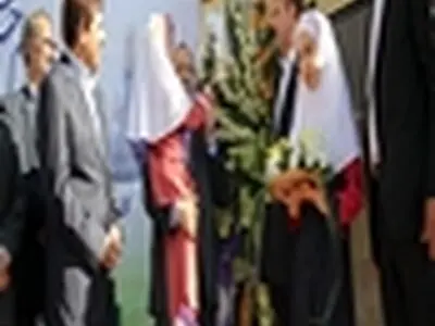زنگ شکوفه‌ها در مدارس نواخته شد