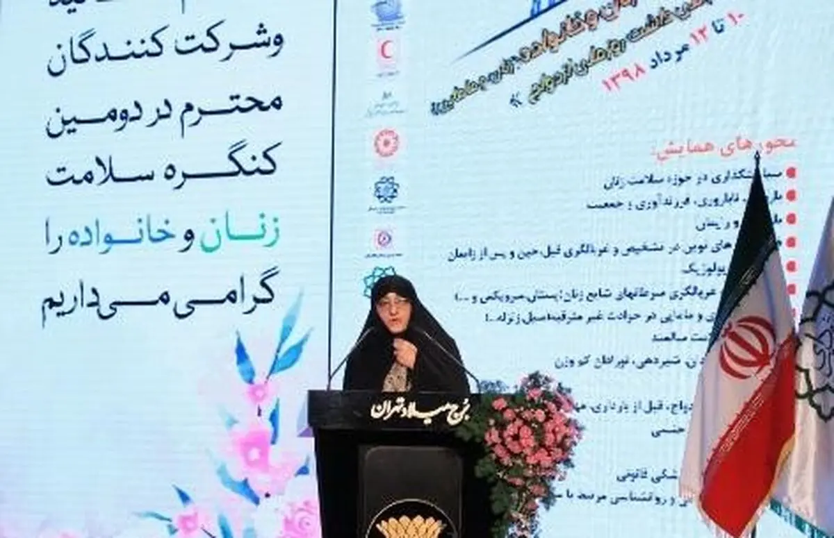 زنان، رکن اصلی خانواده و عامل انسجام خانواده هستند
