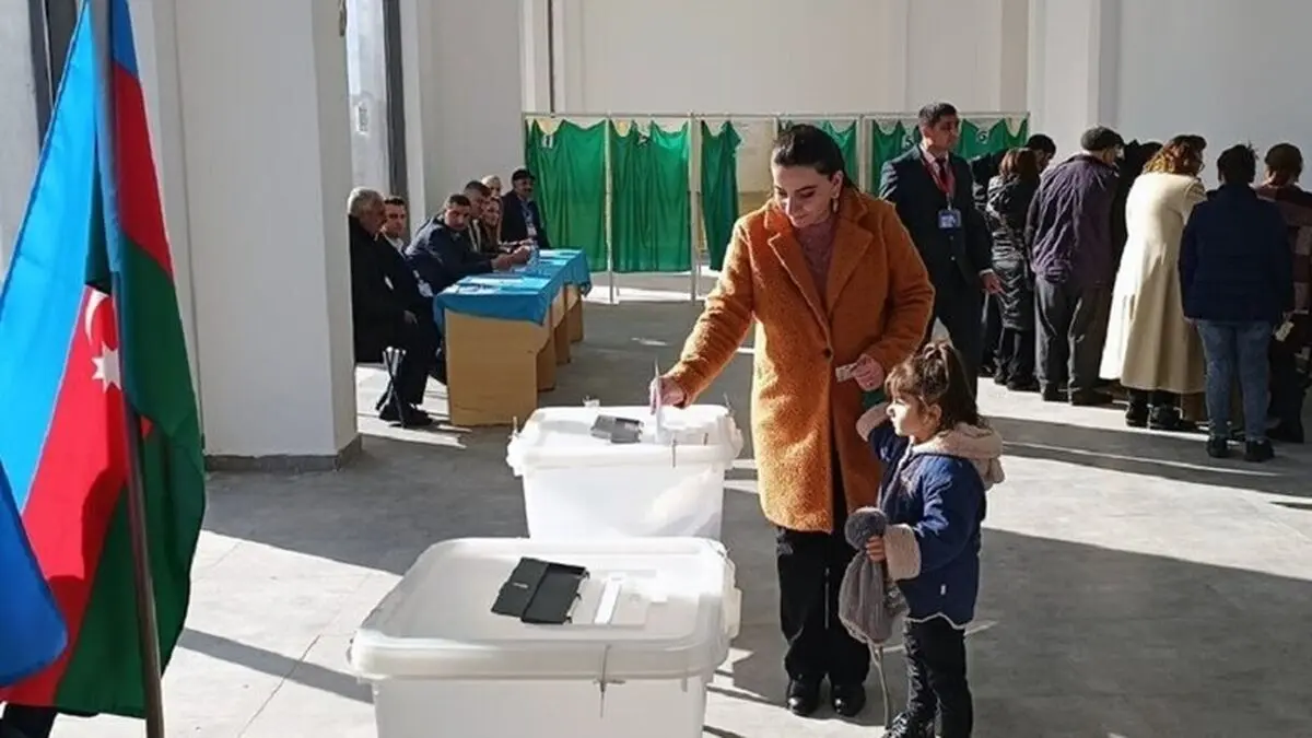 برگزاری انتخابات زودهنگام ریاست جمهوری در جمهوری آذربایجان/ فیلم 