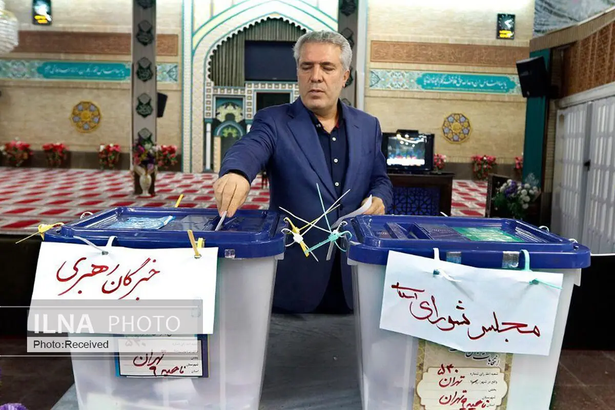 مونسان رای خود را به صندوق انداخت