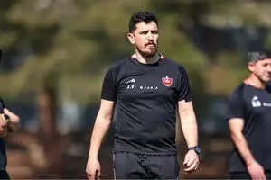 مربی پرسپولیس در عمان گرفتار شد!