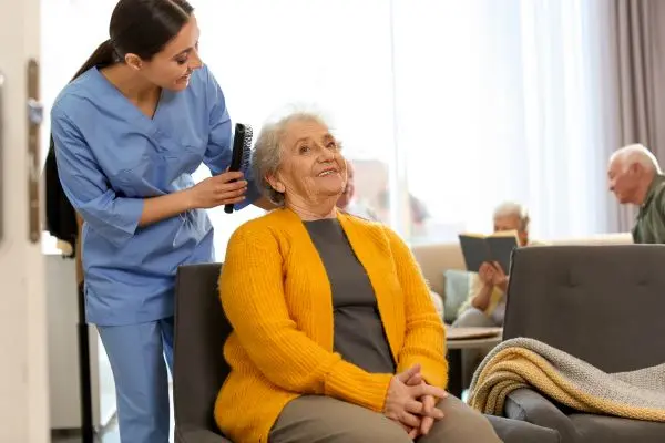 راهنمای انتخاب یک پرستار سالمند با تجربه در منزل؛ پرستاری، مراقبت و نگهداری سالمندان