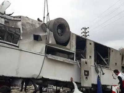 حادثه واژگونی یک دستگاه اتوبوس در محور گرمسار-آرادان/ 3 نفر کشته شدند+عکس