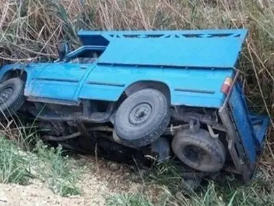 جان باختن راننده خودروی نیسان بر اثر واژگونی