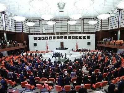 احزاب حاضر در پارلمان ترکیه علیه کودتاچیان بیانیه صادر کردند
