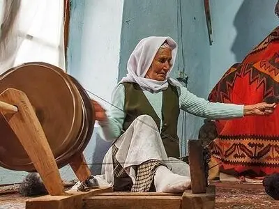 دانش سنتی تهیه کشمش، ریسندگی و «آشیرما» ثبت ملی شدند