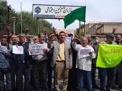 تجمع بازنشستگان کارگری مقابل اداره تامین اجتماعی شوش 