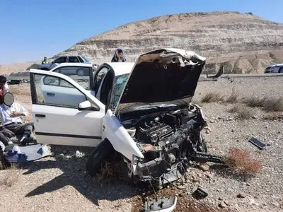 مصدومیت هفت نفر در تصادف خودروی معلمانِ کرمان با وانت کارگران سوخت‌بر