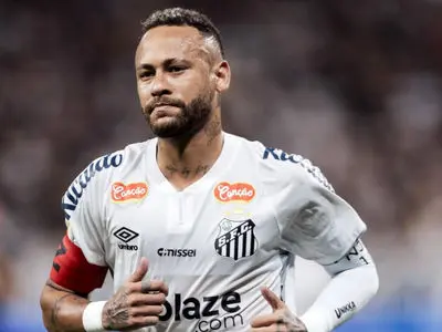 جراحی زانو انجام شد: نیمار یک ماه دور از میادین