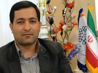 جمع‌آوری تابلوهای تبلیغاتی بدون مجوز در سطح شهر ارومیه