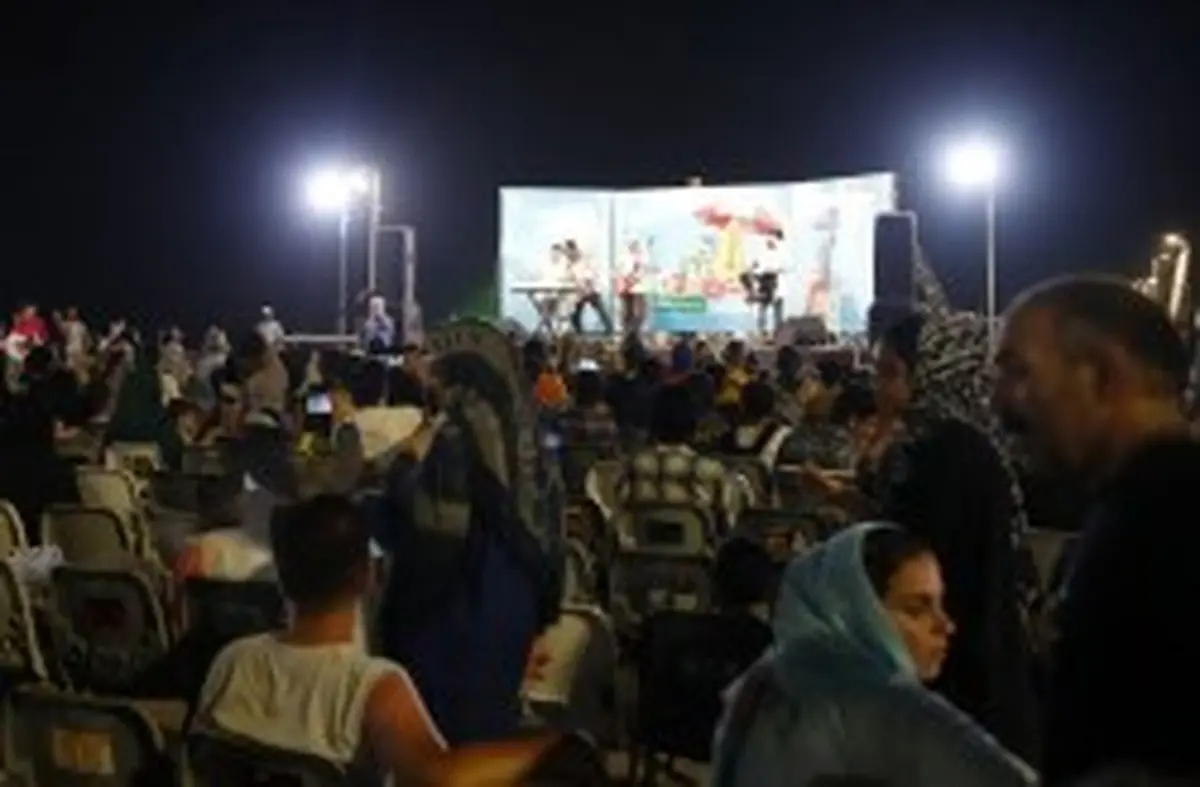 برگزاری کارناوال شادی و جنگ شبانه بیست و ششمین جشنواره تابستانی در کیش